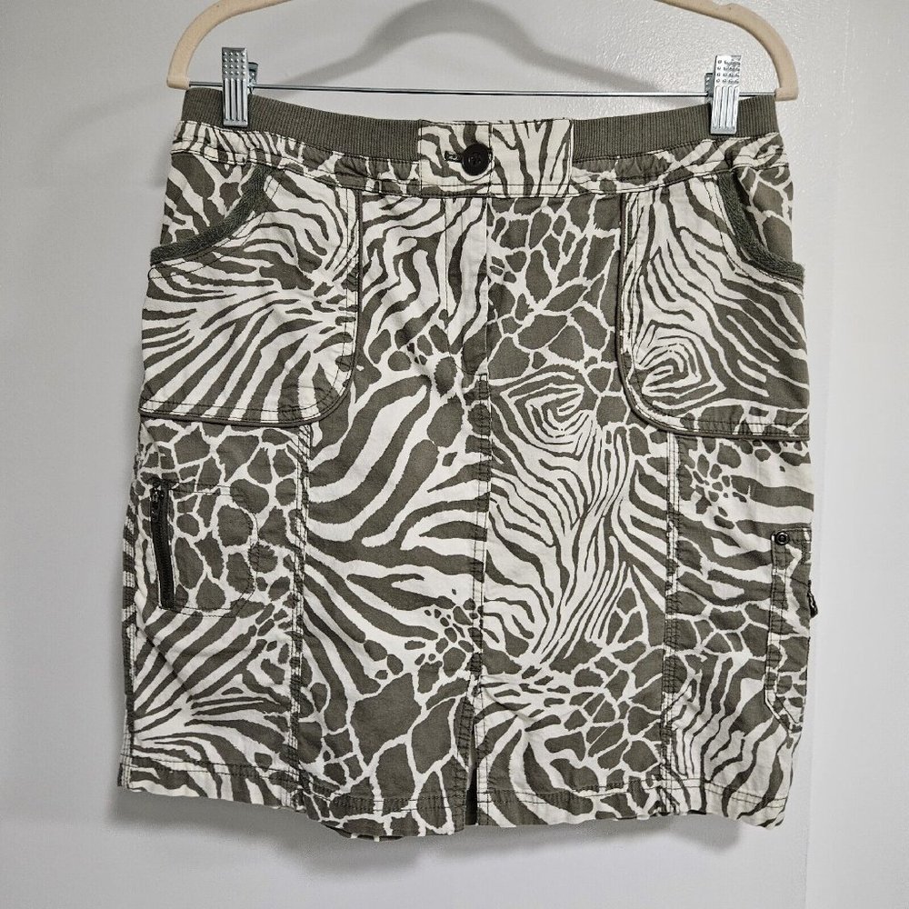 Chico's Size 1 (M) Animal Print Green White Zip Pockets Mini Casual Skirt‎